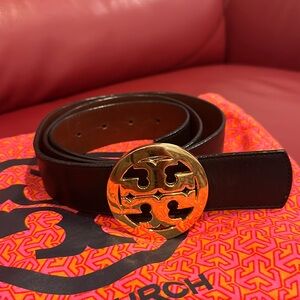 Tory Burch Reversible Belt. Black/Brown